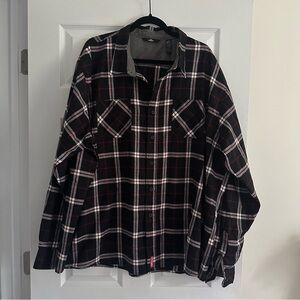 Size 3XL Wrangler Black and Red Plaid Button Up Dress Casual Shirt